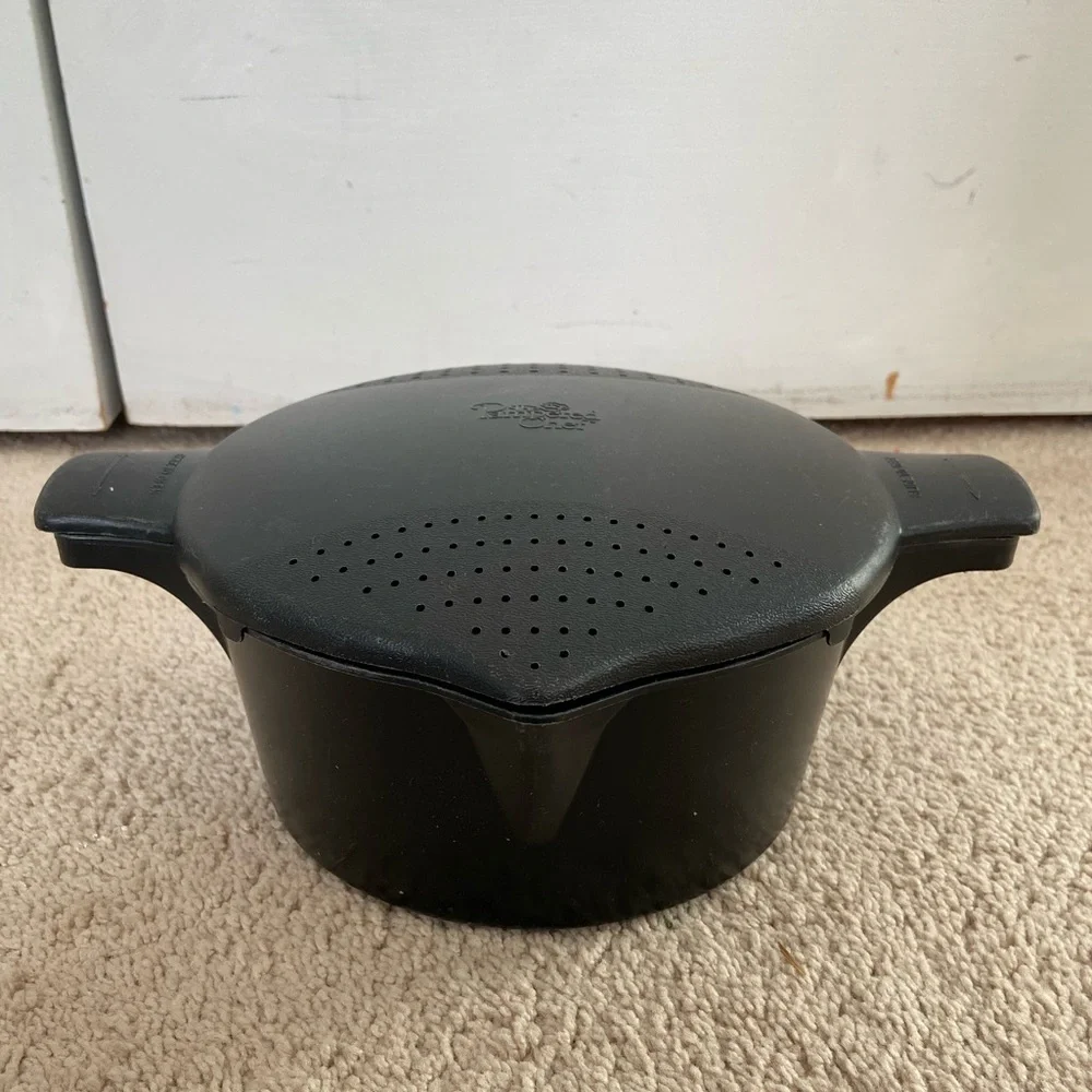 The Pampered Chef 8 Cup 2 Quart Micro Cooker Steamer Strainer Black 2778 - Picture 3 of 8